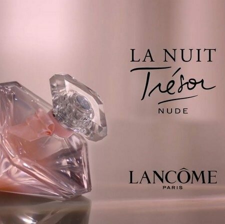 l'amour capturé dans une publicité pour La Nuit Trésor Nude de Lancôme